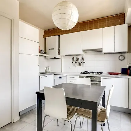 Guestready - French Flair Rooftop Hideaway Apartment *