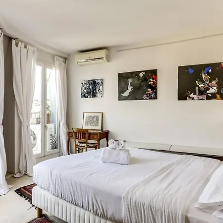 Apartment Guestready - French Flair Rooftop Hideaway