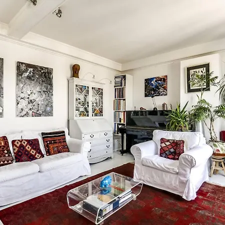 Guestready - French Flair Rooftop Hideaway * Paris